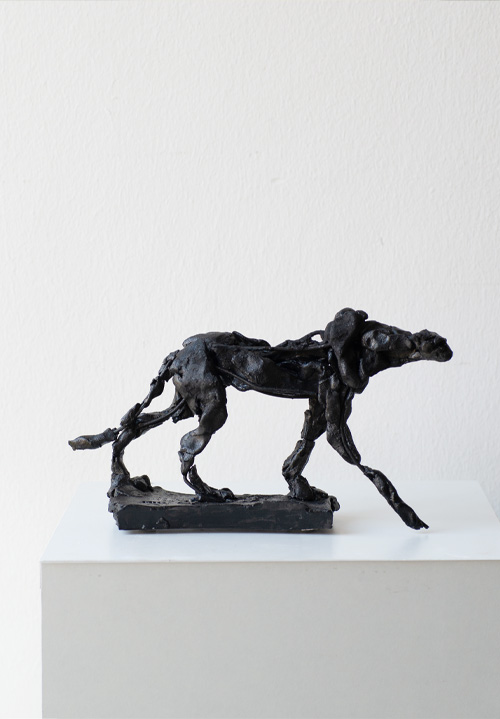 Cheetah (2025) / Steingut, Metalldraht, Tusche