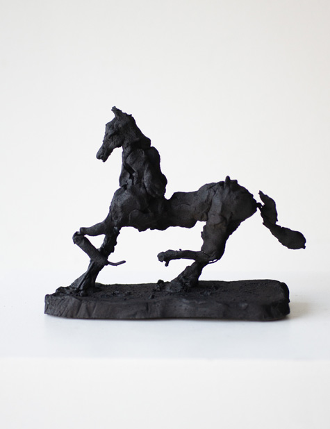 Muybridge (2025) / Keramik, Metalldraht